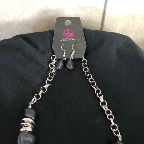 3 FOR $15🔥COPY - Necklace With Matching Earrings - Picture 3 of 3